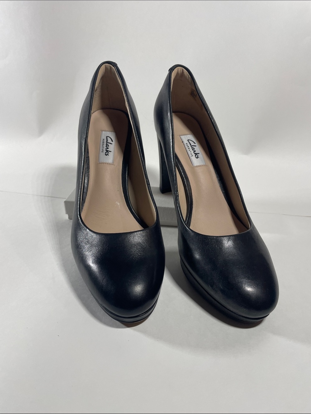CLARKS  BLK LEATHER  PUMP WOMENS SIZE 8 1/2 WIDE